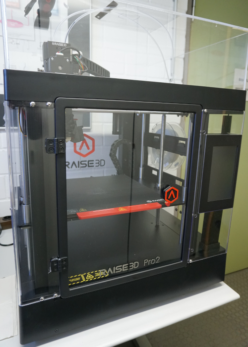 3D-Drucker Raise3D Pro2 des Lehrstuhls Metallische Werkstoffe